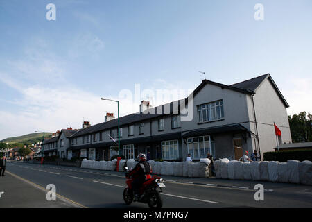 Der TT-Kurs in Ramsey. Die 100-Jahrfeier TT Rennen auf der Isle of Man http://www.iomtt.com/History.aspx Stockfoto