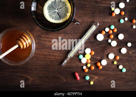 Tabletten und Hausmittel gegen Erkältungen Stockfoto