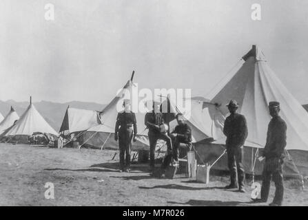 Präsident Theodore Roosevelt's Camp Präsident Theodore Roosevelt's Camp in der Nähe von Calcit Federn; Fotograf unbekannt; um 1903; Stockfoto