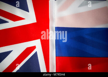 Der britische Union Jack und russische Trikolore Großbritannien und Russland Flags Stockfoto