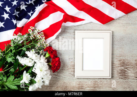 USA-Flagge auf Holz Hintergrund Stockfoto