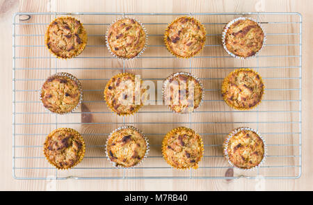 Hausgemachte Karotte und Kokos Muffins. Stockfoto