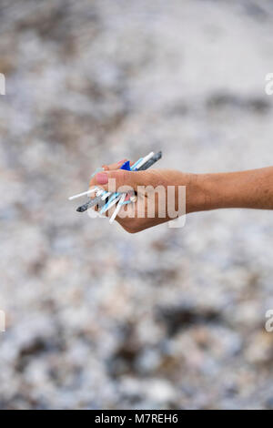 Kunststoff als Teil einer Strand sauber gesammelt wird - bis in Kapstadt, Südafrika Stockfoto