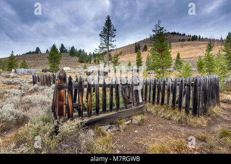 Bonanza Friedhof, Bonanza City Ghost Town, Yankee Fork des Salmon River, Custer Autobahn Abenteuer Straße, Salmon-Challis National Forest, Idaho, USA Stockfoto