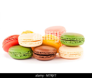 Bunte macarons isoliert auf weißem Backrgound Stockfoto