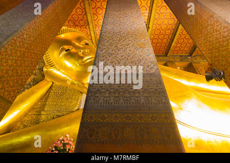 Wat-Pho, Bangkok Thailand: - 3. März, 2018: -: Wat Pho oder der offizielle Name ist Wat Pho, den ältesten Tempel ist das Zuhause ein Paar, Wat Pho eine beliebte mit vi Stockfoto