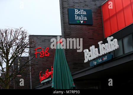 Neuen Build line Restaurants in Milton Keynes mit ChimiChanga, Prezzo, Nandos, Frankie und Benny's, TGI Fridays, Bella Italia und Pizza Express, UK. Stockfoto