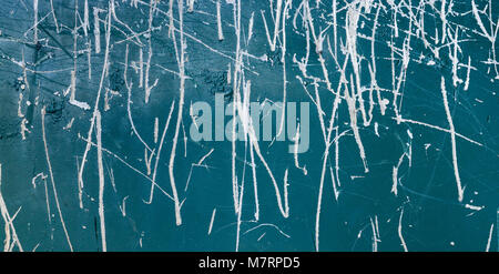 Zerkratzt und Grunge Metalloberfläche. Eisenstahl, Aluminium-Struktur und Hintergrund beschädigt. Stockfoto