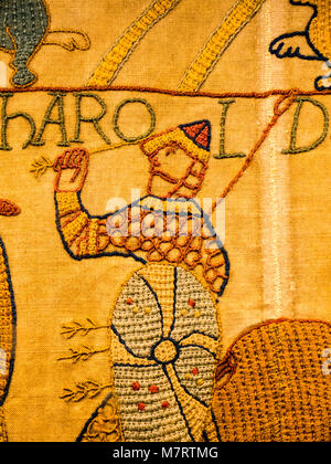 Auf der rechten Seite ist die bekannteste Szene in der Tapestry: die Normannen Tötung König Harold. Reading, Berkshire, England. UK, GB. Stockfoto