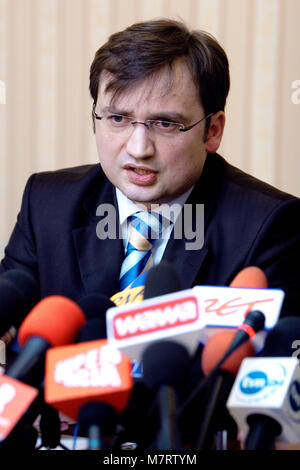 Warschau, Pommern/Ostsee/Polen - 2007/03/27: Zbigniew Ziobro, Minister der Justiz in die Partei "Recht und Gerechtigkeit" PiS-Regierung von Polen während Presse Messen Stockfoto