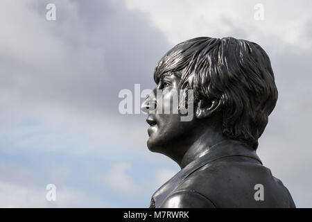 John Lennon Statue, Detail der Beatles Statue in Liverpool, Großbritannien Stockfoto