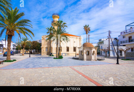 Türkische alte Moschee und Brunnen in der Stadt Ierapetra auf der Insel Kreta, Griechenland Stockfoto