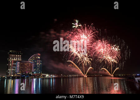 Spektakuläres Feuerwerk in Dubai Stockfoto