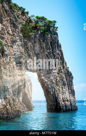 Sun durch die Blauen Grotten auf Zakynthos Insel, Griechenland Stockfoto