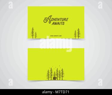 Clean Business card Template. Berg, Wald, Wandern Abenteuer Konzept mit Bäumen. Grün, eco Farbe. Vektor Layout Design vorlage auf weißem Hintergrund Stock Vektor