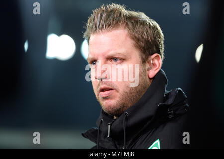 Trainer Florian Kohfeldt (Werder Bremen). GES/Fussball/1. Bundesliga: Werder Bremen - 1. FC Köln, 12.03.2018 Fußball: 1.Liga: Werder Bremen vs FC Köln, Bremen, 12. März 2018 | Verwendung weltweit Stockfoto