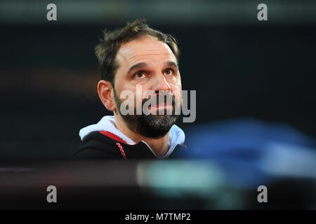 Trainer Stefan Ruthenbeck (FC Köln). GES/Fussball/1. Bundesliga: Werder Bremen - 1. FC Köln, 12.03.2018 Fußball: 1.Liga: Werder Bremen vs FC Köln, Bremen, 12. März 2018 | Verwendung weltweit Stockfoto