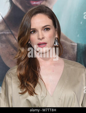 Los Angeles, USA. 12 Mär, 2018. Danielle Panabaker kommt für die US-Premiere des Films 'Tomb Raider' an der Chinese Theater. (Bild: © Lisa O'Connor über ZUMA Draht) Credit: ZUMA Press, Inc./Alamy leben Nachrichten Stockfoto