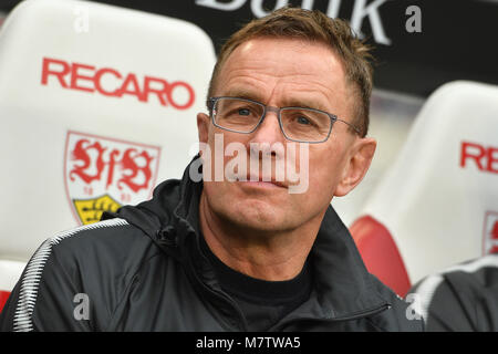 Ralf Rangnick (Sportdirektor L), Einzelbild, angeschnittenes Einzelmotiv, Portraet, Porträt, Portrat. Fussball 1. 1. Fussballbundesliga, 26. Spieltag, Spieltag 26, VFB Stuttgart - RB Leipzig 0-0, am 11.03.2018 in Stuttgart/Deutschland. MERCEDES BENZ ARENA. | Verwendung weltweit Stockfoto