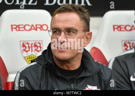 Ralf Rangnick (Sportdirektor L), Einzelbild, angeschnittenes Einzelmotiv, Portraet, Porträt, Portrat. Fussball 1. 1. Fussballbundesliga, 26. Spieltag, Spieltag 26, VFB Stuttgart - RB Leipzig 0-0, am 11.03.2018 in Stuttgart/Deutschland. MERCEDES BENZ ARENA. | Verwendung weltweit Stockfoto