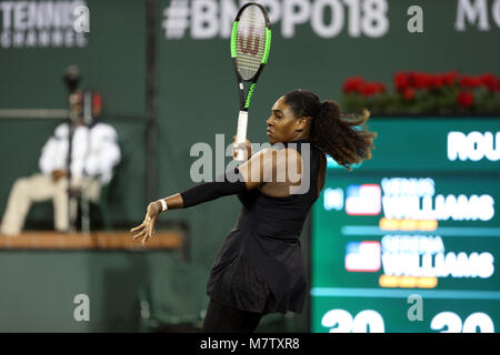 Indian Wells, Kalifornien, USA. 12. März, 2018. Venus Williams und Serena Williams in ihrem Match gegen einander während der BNP Paribas Open in Indian Wells Tennis Garden am 12. März 2018 im kalifornischen Indian Wells. Personen: Serena Williams Quelle: Hoo-Me.com/MediaPunch Credit: MediaPunch Inc/Alamy leben Nachrichten Stockfoto