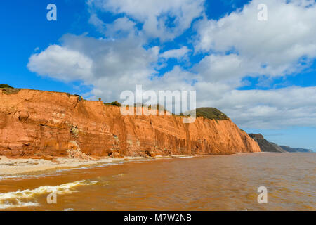 Honiton, Devon, Großbritannien. 13. März 2018. UK Wetter. Die Klippen bei der Küstenstadt Sidmouth in Devon, an einem warmen, sonnigen Frühling Nachmittag. Foto: Graham Jagd-/Alamy Leben Nachrichten. Stockfoto