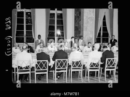 Ein Foto, das während eines Banketts der Polizei im King David Hotel am 20. Mai 1939 aufgenommen wurde. Das Bild zeigt einen Blick auf den Banketttisch von der Südseite, der die Atmosphäre der Veranstaltung einfängt. Stockfoto
