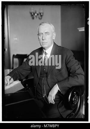 John Frost Nugent, ein US-Senator aus Idaho von 1918 bis 1921, war später von 1921 bis 1927 Mitglied der Federal Trade Commission. Dieses Bild unterstreicht seine politische Karriere und seine Beiträge zur amerikanischen Regierungsführung. Stockfoto