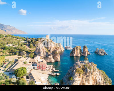 Luftaufnahme von Tonnara di Scopello, Castellammare del Golfo, Provinz Trapani, Sizilien, Italien Stockfoto