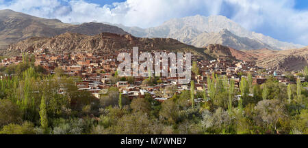 Panoramablick auf das Dorf Abyaneh in Highlands County Natanz, Isfahan Provinz, Central Iran. Stockfoto