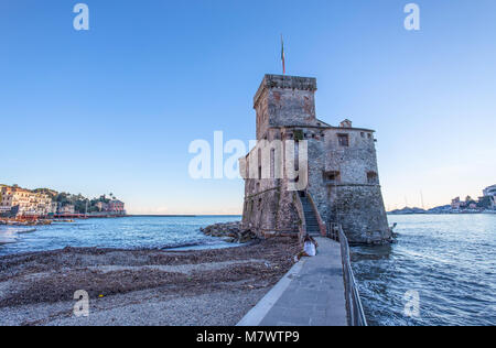 Das alte Schloss am Meer, Rapallo, Genua (Genova), Italien Stockfoto