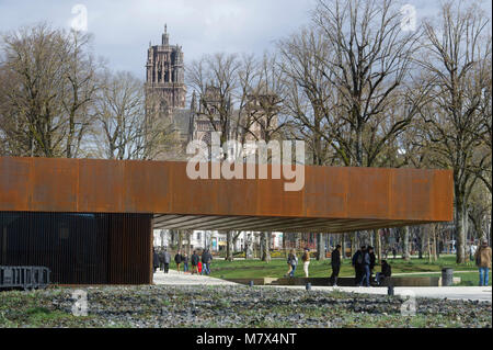 Die von Rodez Rodez, Museum für zeitgenössische Kunst Museum widmet sich die Arbeit der Französischen abstrakten Künstler Pierre Soulage, Architektur von 'RCR arquitectes Stockfoto