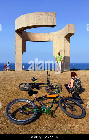 Elogio del Horizonte/Laudatio zum Horizont Skulptur des baskischen Bildhauers Eduardo Chillida, Gijón, Asturien, Spanien Stockfoto