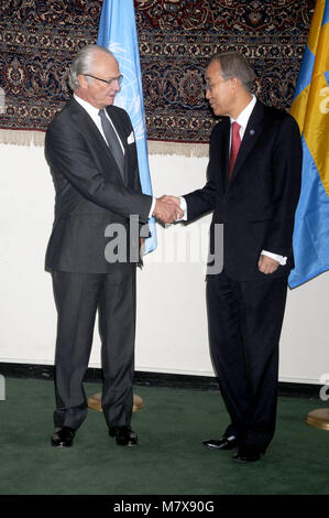 Majestäten König Carl XVI Gustaf von Schweden mit UN-Generalsekretär Ban Ki-Moon bei den Vereinten Nationen. New York City. Oktober 21, 2011. Credit: Dennis Van Tine/MediaPunch Stockfoto