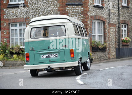 1973 Volkswagen Erker Wohnmobil in den Türkischen Grün Stockfoto