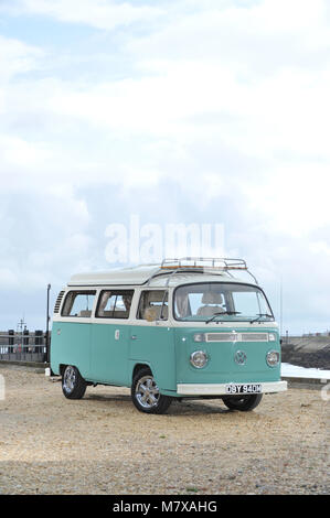 1973 Volkswagen Erker Wohnmobil in den Türkischen Grün Stockfoto