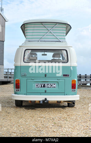 1973 Volkswagen Erker Wohnmobil in den Türkischen Grün Stockfoto