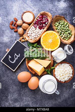 Satz von Nahrung, die reich an Kalzium ist. Stockfoto
