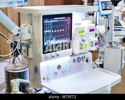 Inhalation Narkose- mit Monitor Stockfoto