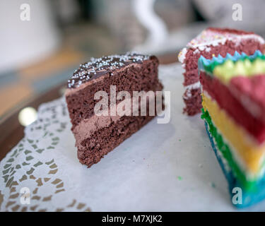 Kuchen, Crepes, Käsekuchen und Desserts Stockfoto