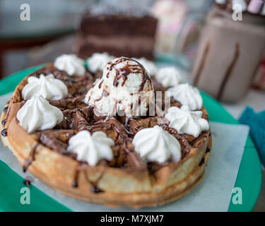 Kuchen, Crepes, Käsekuchen und Desserts Stockfoto