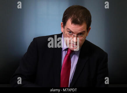 MSP-Mark McDonald macht eine Aussage der Medien über seine Rückkehr zum schottischen Parlament in Edinburgh nach seinem Rücktritt von seinem ministeriellen Rolle und die SNP nach der Aufnahme unangemessenes Verhalten gegenüber Frauen. Stockfoto