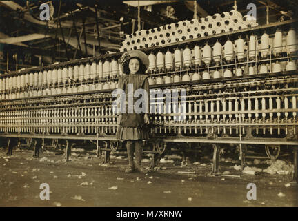 Junge Spinner in Cotton Mill, Roanoke, Virginia, USA, Lewis Hine für nationale Kinderarbeit Ausschuss, Mai 1911 Stockfoto