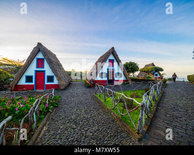 Typische traditionelle Häuser in Santana Madeira, Madeira Stockfoto