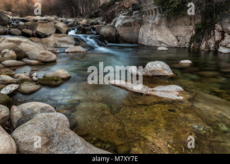 Garganta Jaranda. Landschaft in der Nähe von Jarandilla de la Vera, Caceres. Der Extremadura. Spanien. Stockfoto