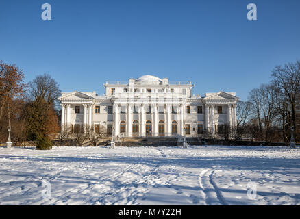 Elagin Palast auf der Elagin Insel im Winter, St. Petersburg, Russland Stockfoto