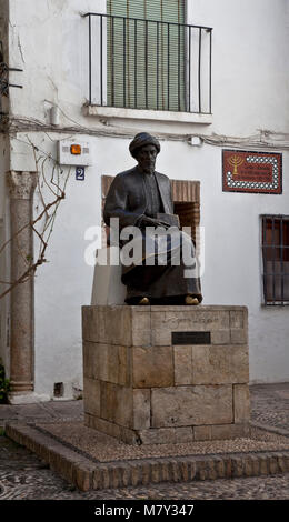 Cordoba, Mose Maimonides-Denkmal. Ibn Maimun. Mosche ben Maimon. Errichtet 1985 in Cordoba für den 1135 geborenen und 1204 gestorbenen in Kairo spani Stockfoto