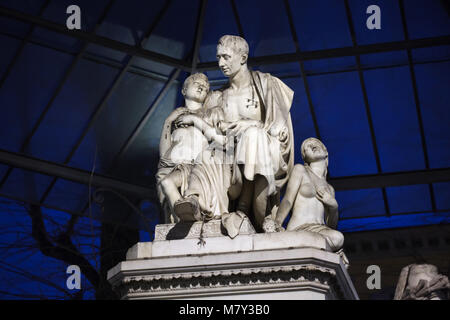 Denkmal für Nicola Demidoff (Nikolai Demidov) an der Piazza Demidoff in Florenz, Toskana, Italien. Der Marmor Denkmal für russische Unternehmer und Kunstsammler der Demidov Familie wurde durch den italienischen Bildhauer Lorenzo Bartolini entworfen und von seinem Schüler Pasquale Romanelli beendet. Stockfoto