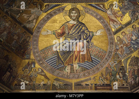 Letzte Urteil in der mittelalterlichen Mosaiken aus dem 13. Jahrhundert dargestellt in der achteckigen Kuppel in der Battistero di San Giovanni (Florenz Baptisterium) in Florenz, Toskana, Italien. Stockfoto