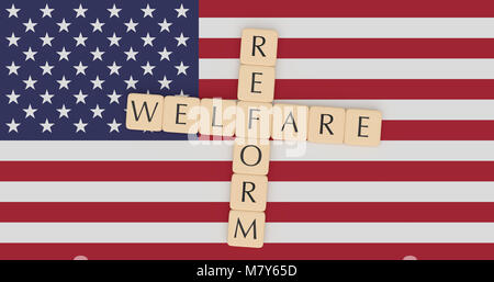 USA Politik Nachrichten Konzept: Buchstabensteine Welfare Reform auf die US-Flagge, 3D-Darstellung Stockfoto